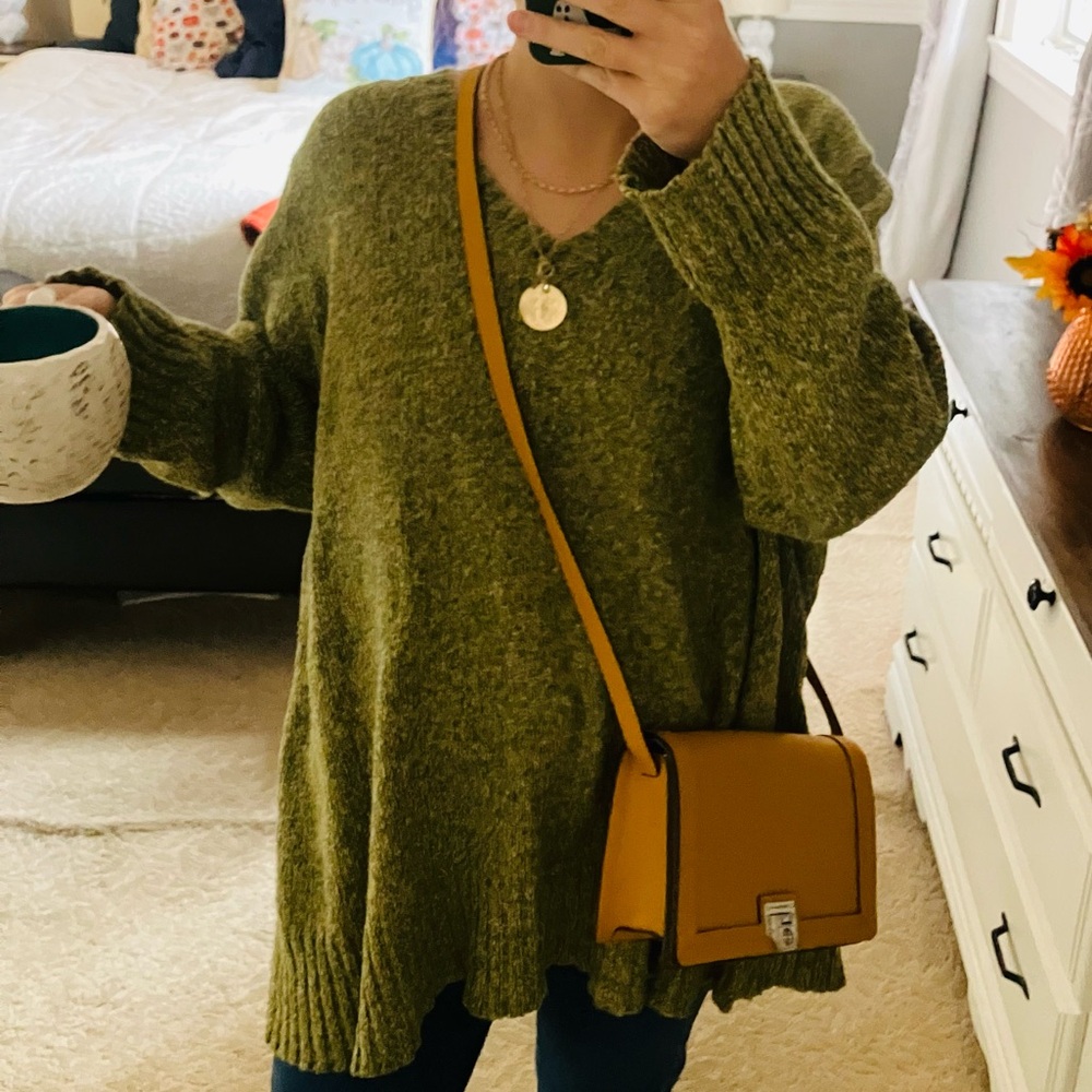 L.A. Blues Green V-Neck Sweater